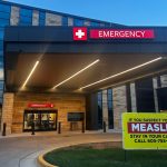 Mientras científicos estudian la propagación del sarampión en el país, Kennedy pone en riesgo avances que costaron décadas